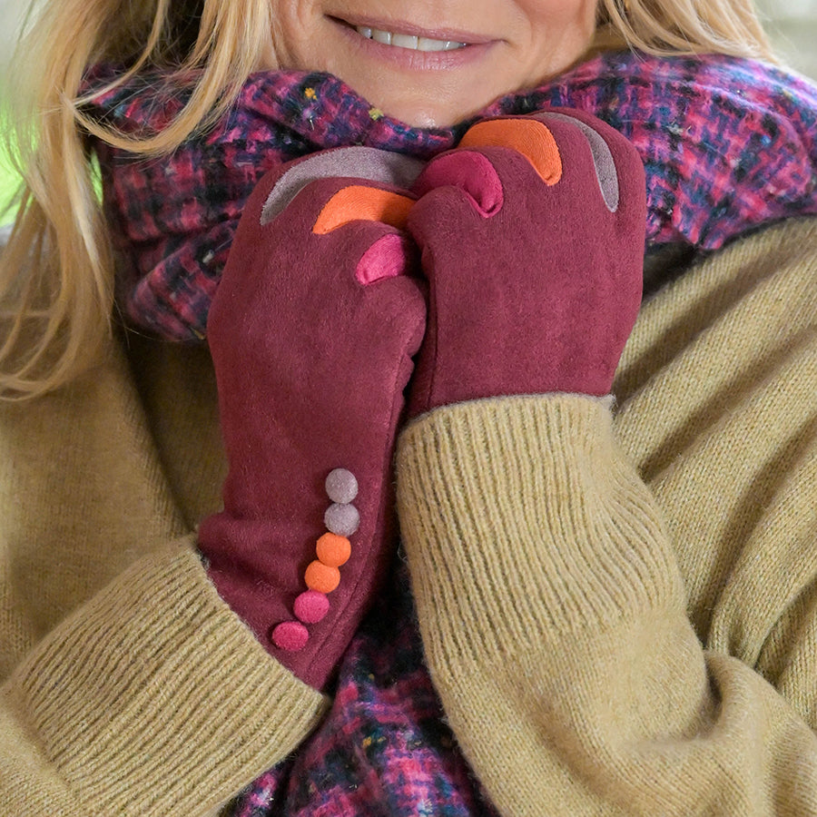 Faux Suede Gloves in Wine