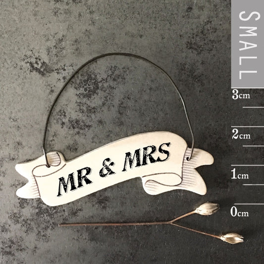 Small Wired Hanging Tag Mr & Mrs