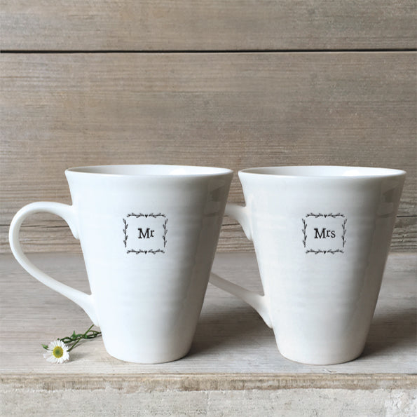 Boxed Porcelain Mr & Mrs Mug Set