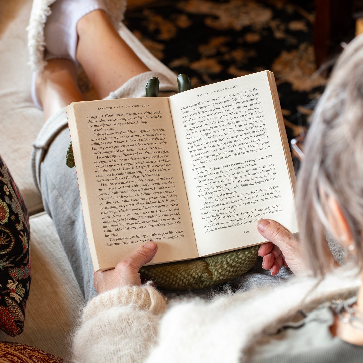 Booktales Cosy Reading Rests Dragon