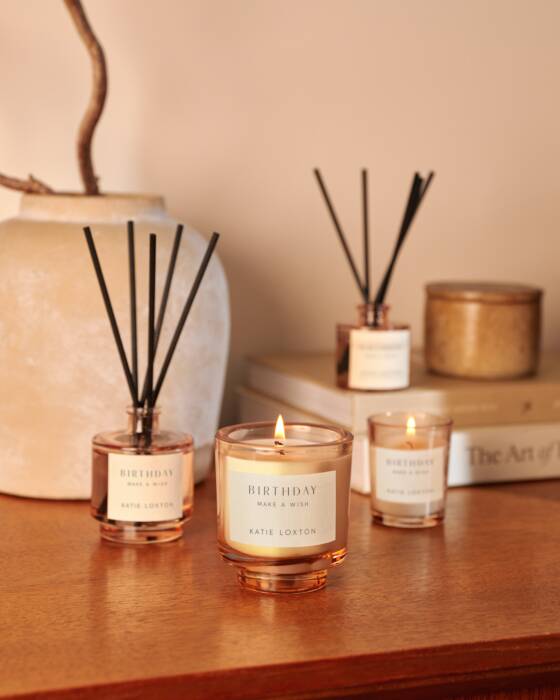 Katie Loxton Sentiment Candle ‘Birthday’ Peach Rose & Sweet Mandarin