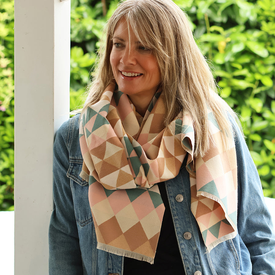 Mix Triangle Print Jacquard Scarf Beige & Pink