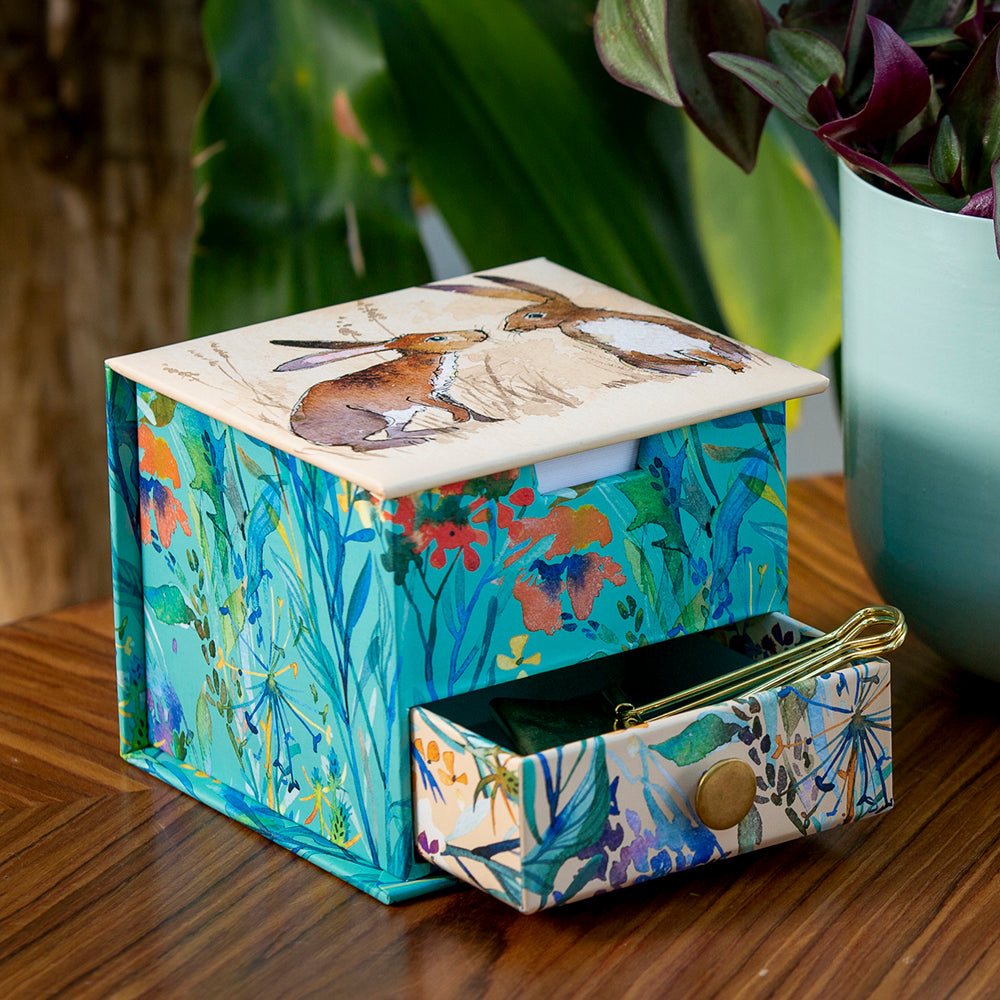 Kissing Hares Memo Cuber