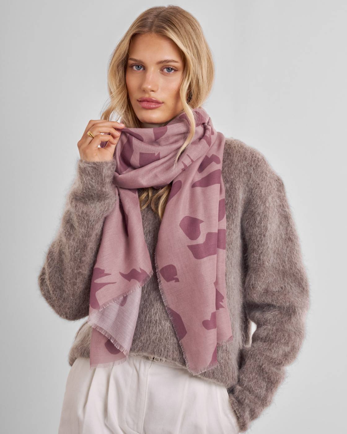Katie Loxton Leopard Print Scarf in Light & Dusty Pink