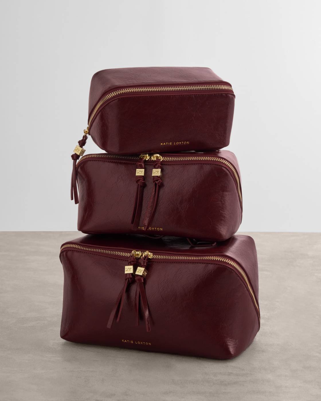 Katie Loxton Soho Medium Makeup & Wash Bag in Cherry