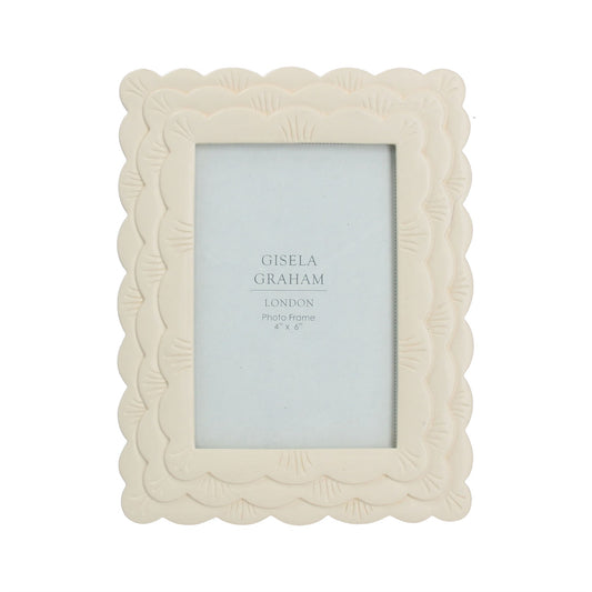 Cream Scalloped Resin Photo Frame 4x6