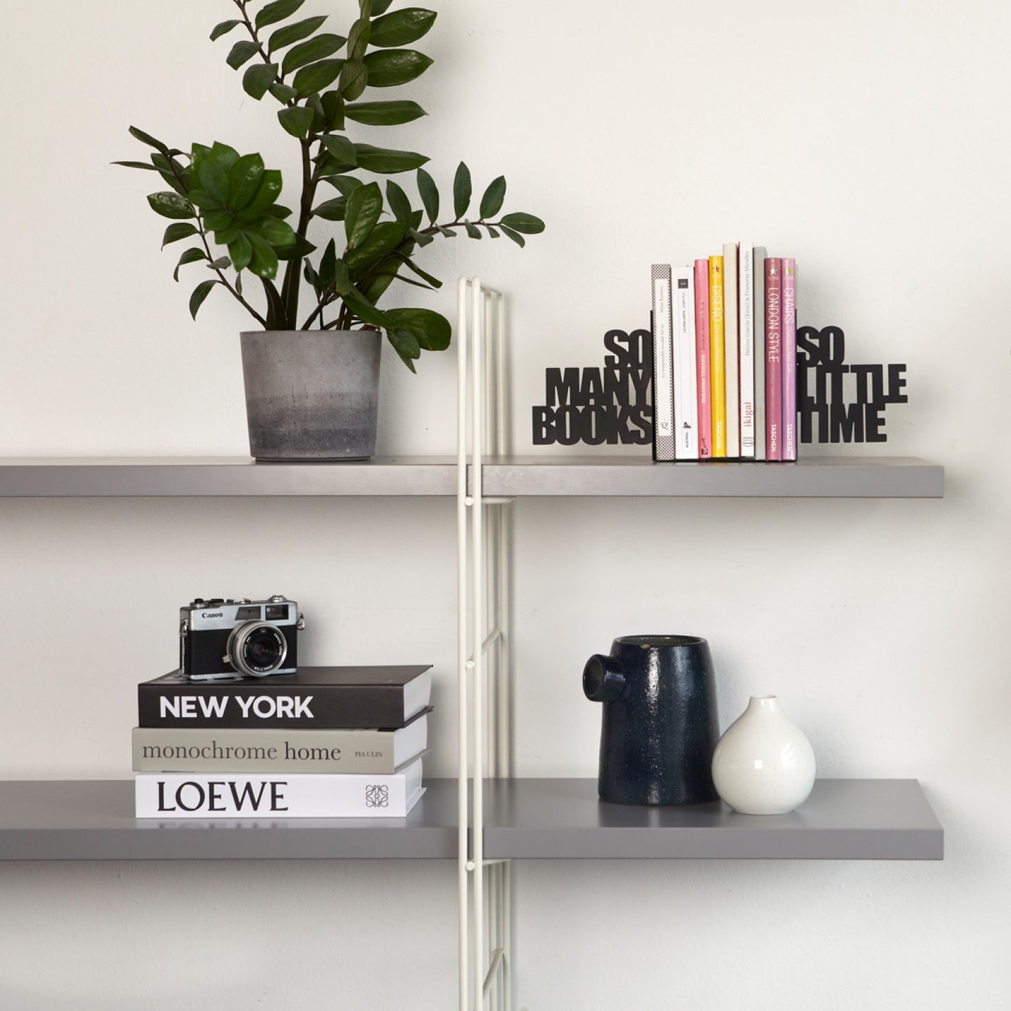Balvi So Many Books Bookend