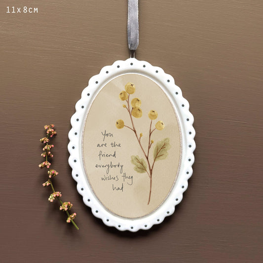 Scallop Oval Frame Friend