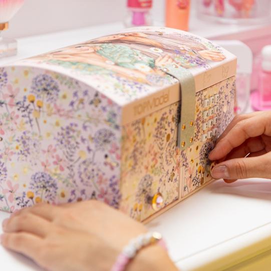 Top Model Jewellery Box