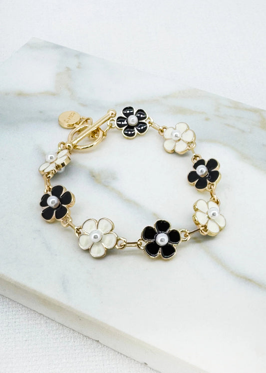 Envy T Bar Bracelet With Black & White Daisies