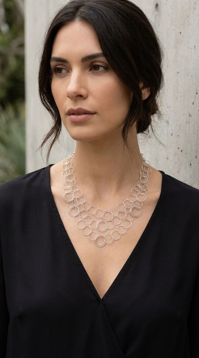 Envy Hammered Circle Link Necklace Silver